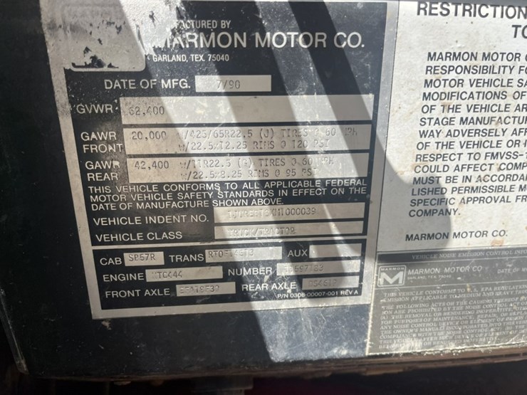 #2686-•-1990-marmon-motor-co-day-cab-truck-tractor-image-56