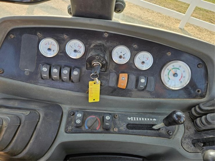 caterpillar-430d-image-40