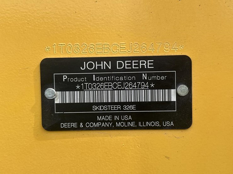 2014-deere-326e-image-61