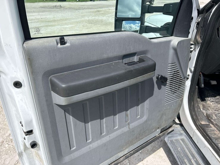 2012-ford-f350-image-12