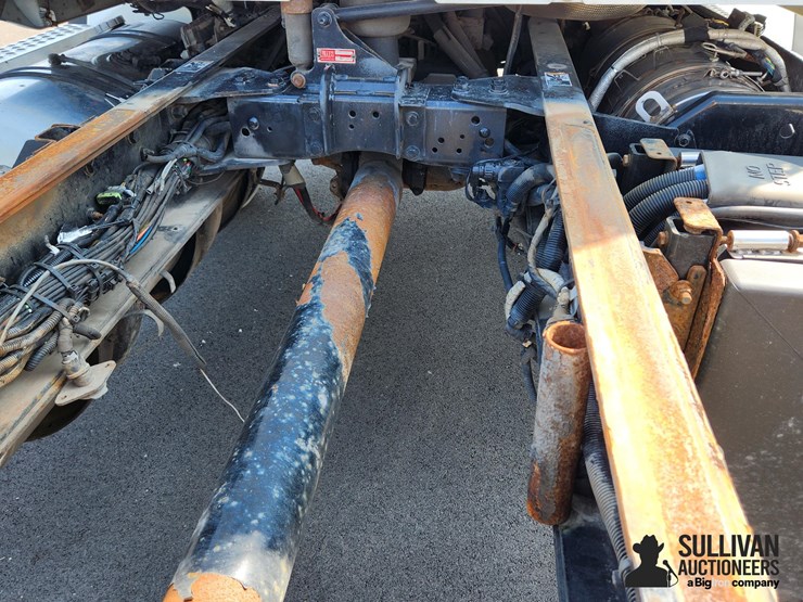 2016-kenworth-t880-image-16