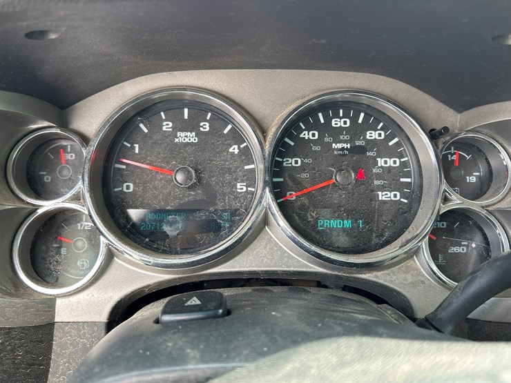 2014-chevrolet-3500-image-51