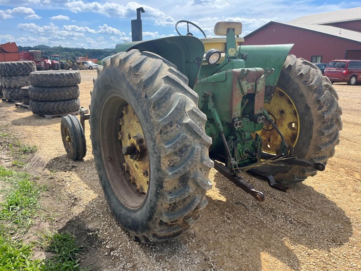 1970-john-deere-3020-image-2