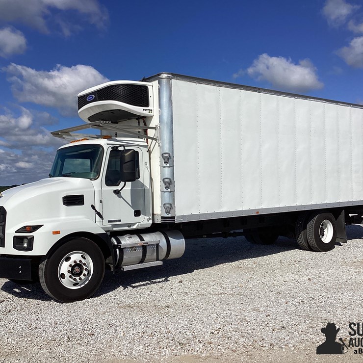 2022 MACK MD6