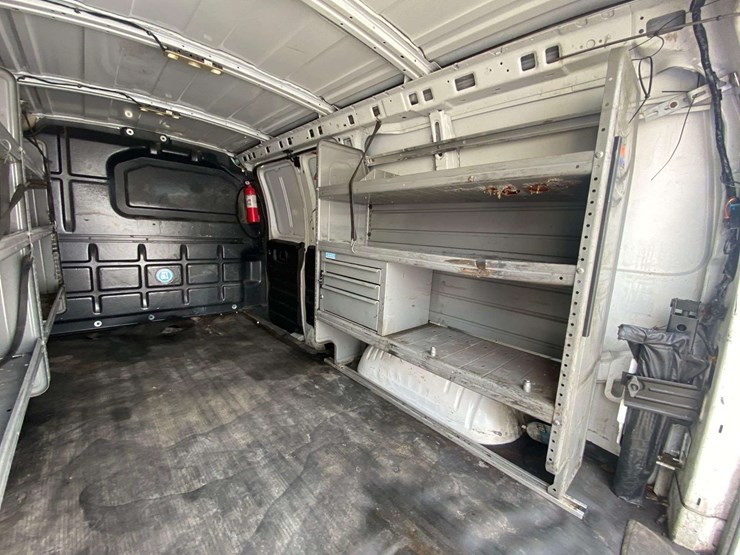 2019-chevrolet-express-2500-image-25