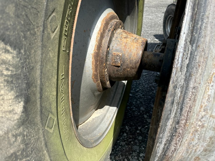 #32184-•-inop-case-international-7140-tractor-image-13