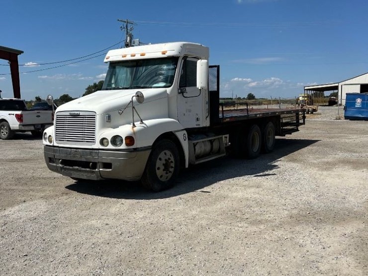 1999-freightliner-century-class-flatbed-truck-(pz13910,-unit-15073)-image-3