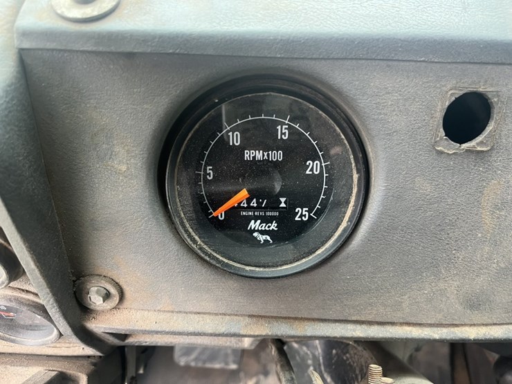 1986-mack-dm686s-image-84