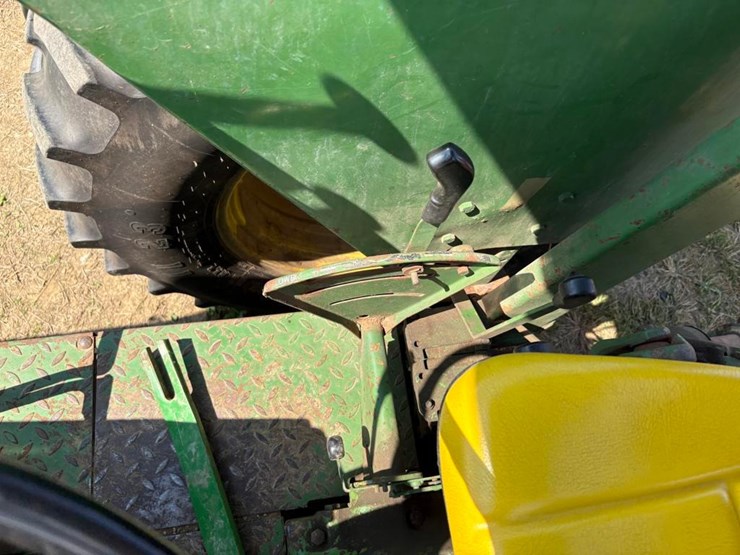 john-deere-2840-image-25