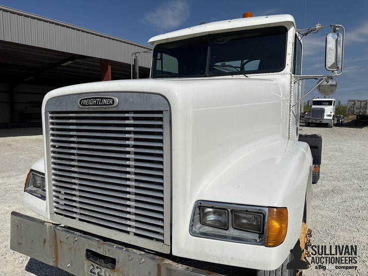 1998-freightliner-fld120-image-10