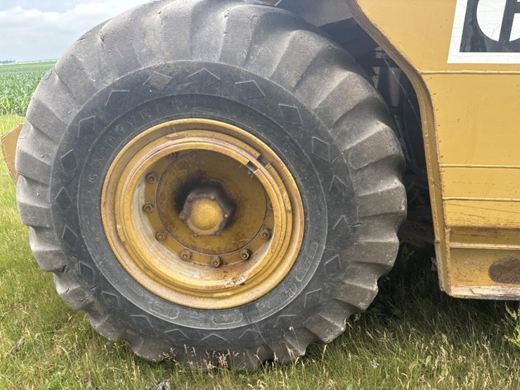 caterpillar-613b-image-29