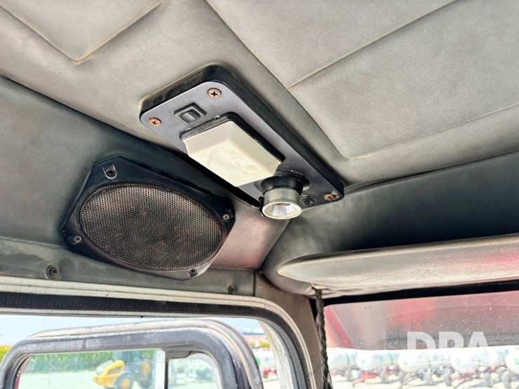1993-peterbilt-377-image-92