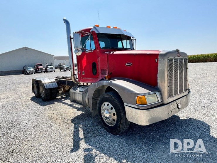 1993-peterbilt-377-image-5