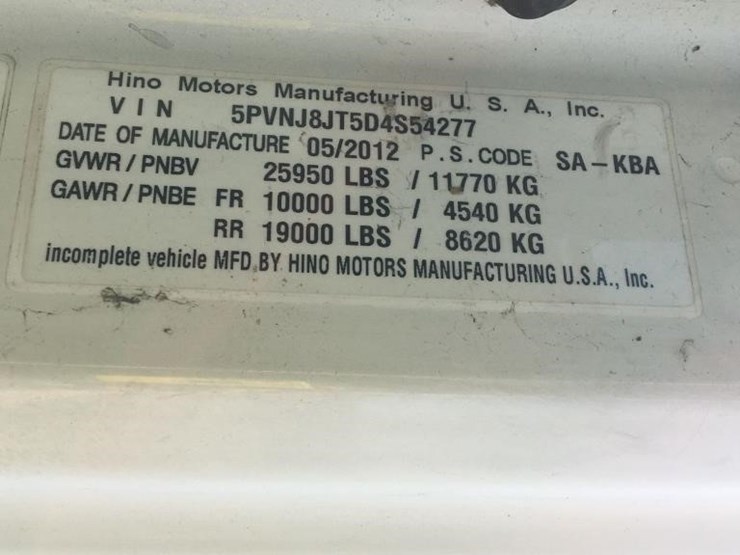 2013-hino-268-image-19