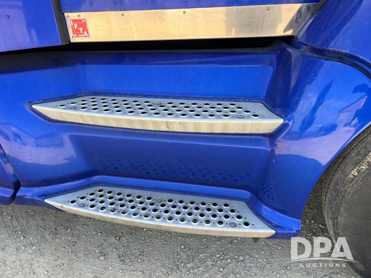 2013-kenworth-t660-image-29