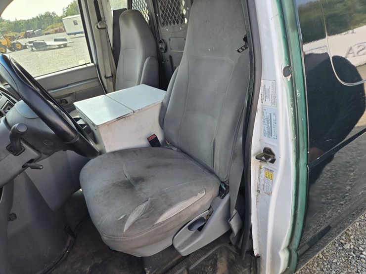2008-ford-e250-image-54