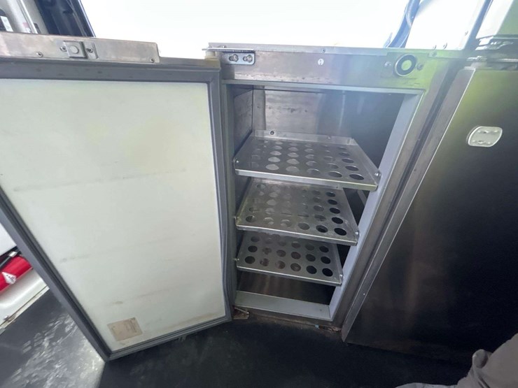 2021-mercedes-benz-sprinter-4500-image-23