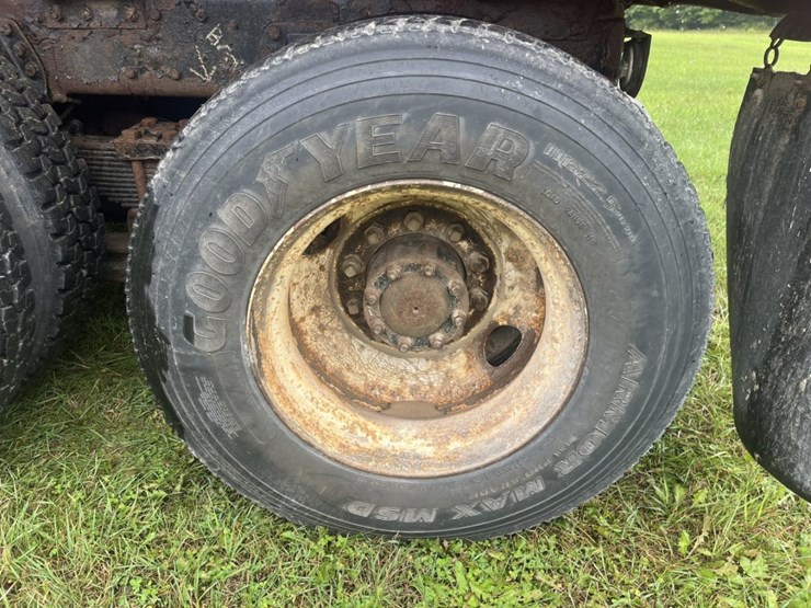 1993-ford-l9000-image-106