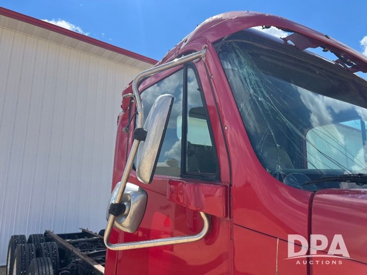 2007-freightliner-columbia-truck-(jn2954,-unit-2158)-image-29