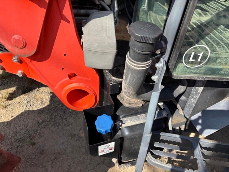 2019-kubota-m6s-111-image-15