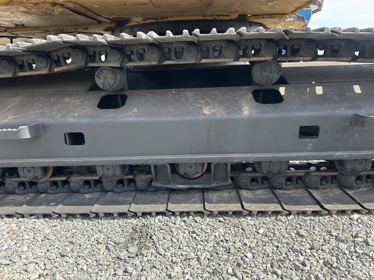 2011-caterpillar-320d-image-82