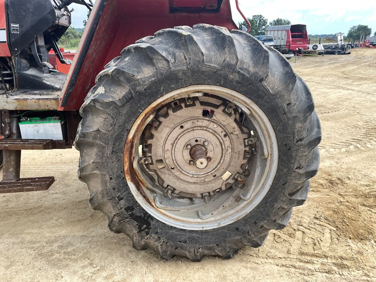 massey-ferguson-2705-image-97