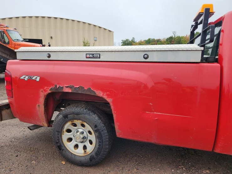 2013-chevrolet-silverado-1500-image-25
