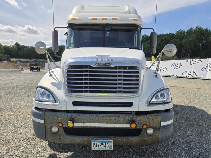 #5003-•-2009-freightliner-sleeper-cab-truck-tractor-image-8