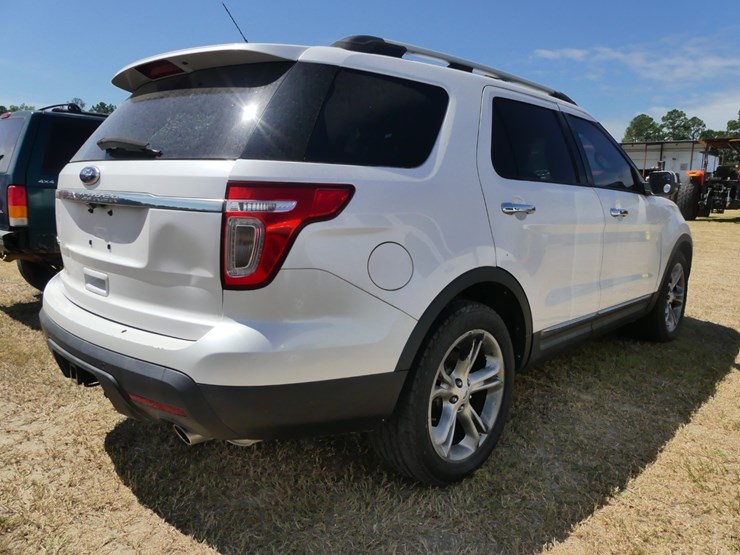 2012-ford-explorer-image-3