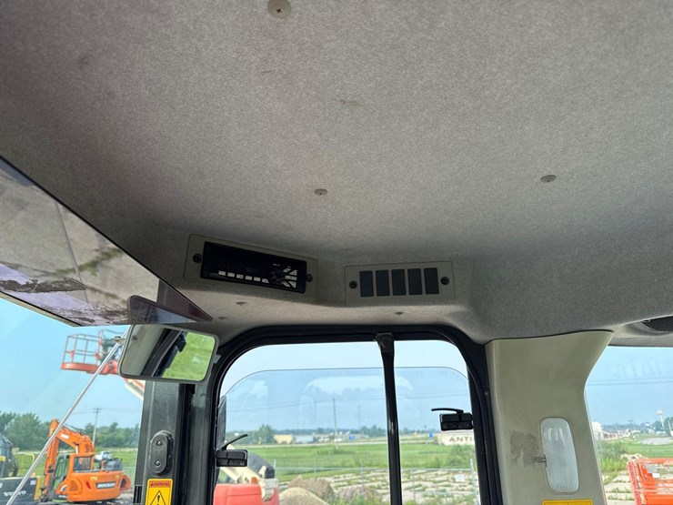 hitachi-zw220-6-image-22