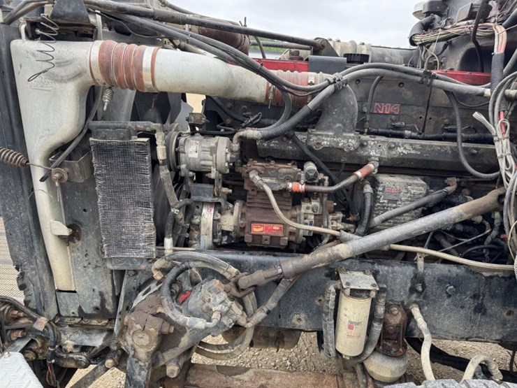 1995-peterbilt-359-image-66