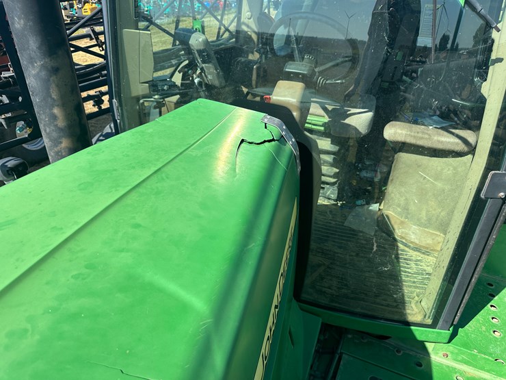 2011-john-deere-4730-image-51