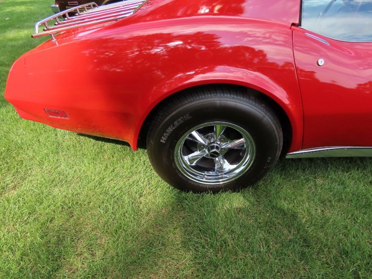 1976-chevrolet-corvette-stingray-image-10
