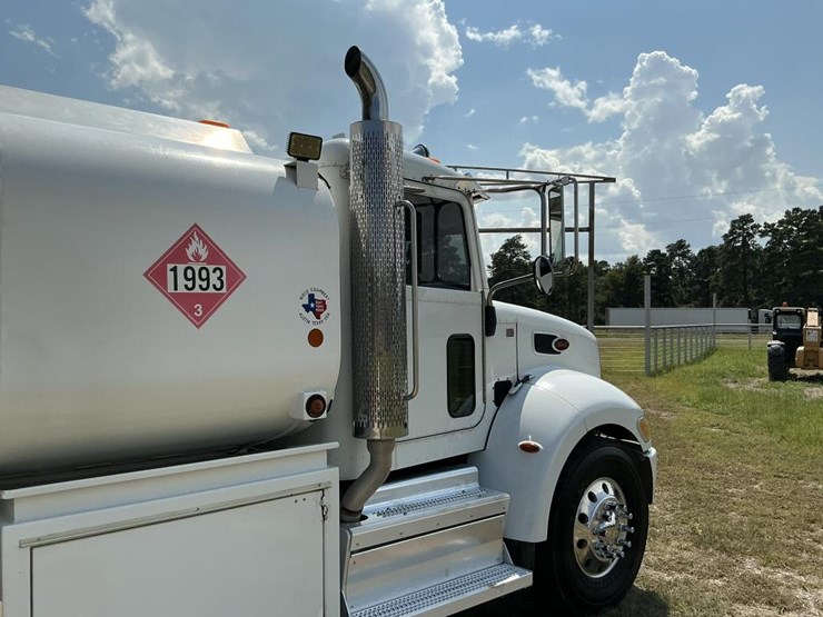 2020-peterbilt-337-image-47