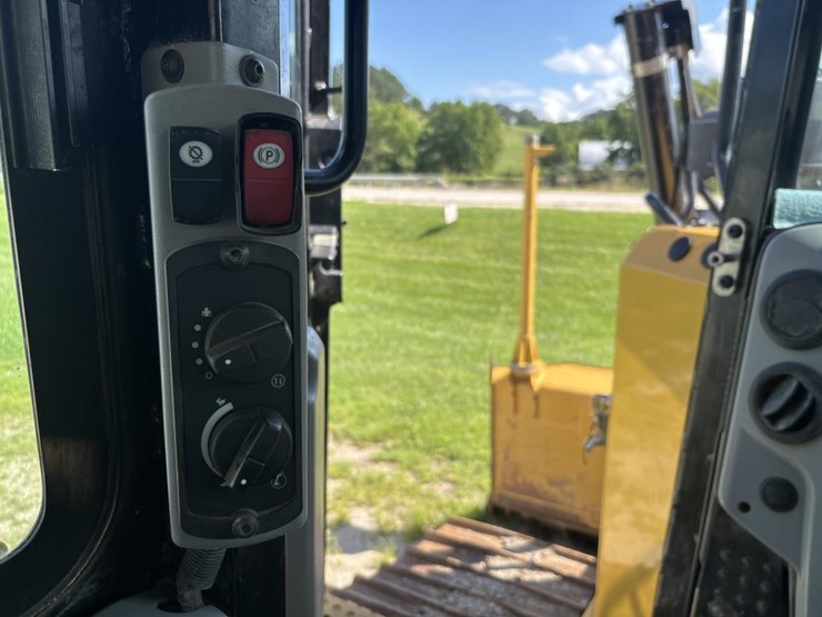2018-caterpillar-d6t-lgp-image-47