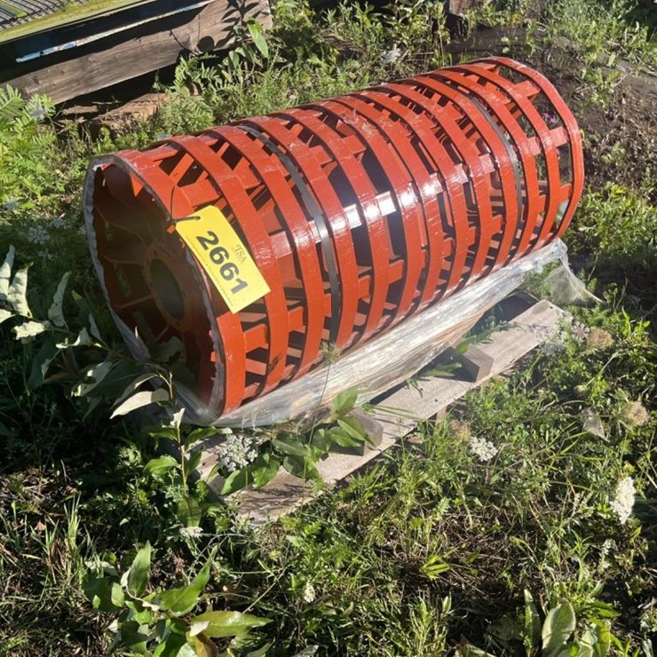 #2661 • Approx 38"x20“ Roller