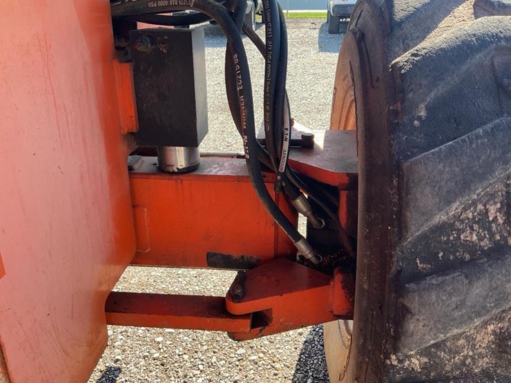 2005-jlg-600s-image-23