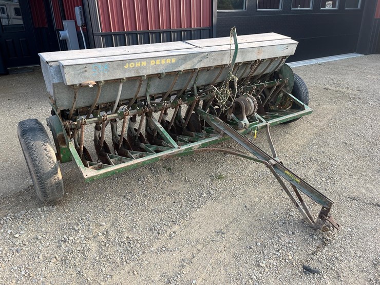 john-deere-8-image-1