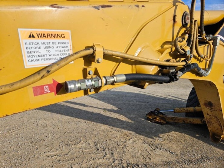 caterpillar-430d-image-30
