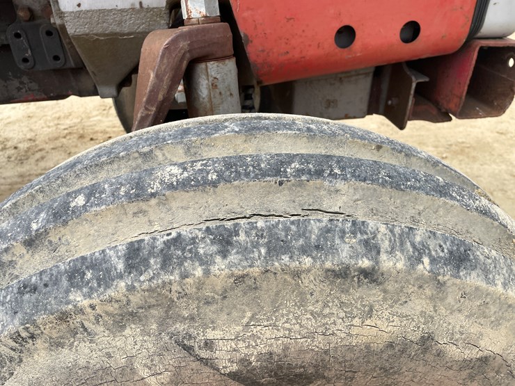 massey-ferguson-2705-image-93