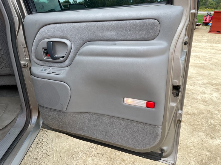 1999-gmc-2500-image-42