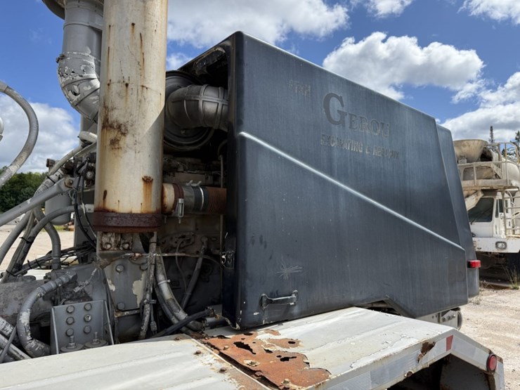 #1553-•-1991-oshkosh-mixer-truck-image-35