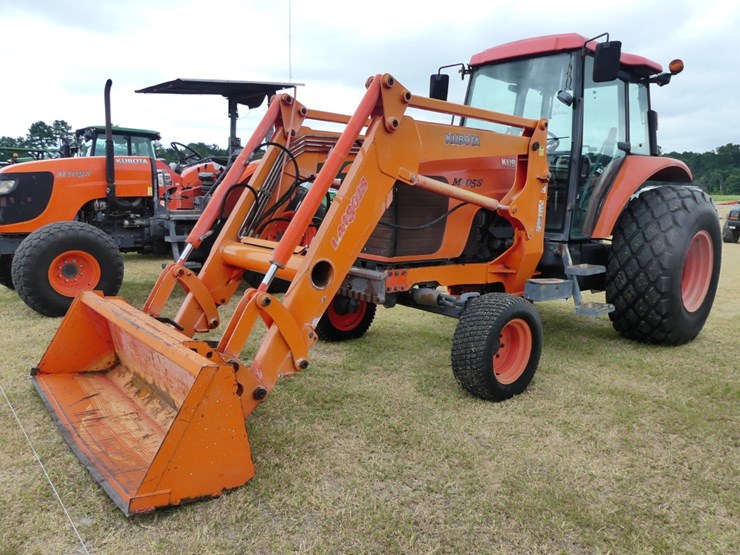 2005-kubota-m105s-image-1