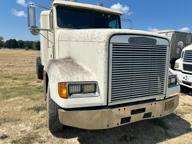 #32186-•-inop-1996-freightliner-usf-1e-t/a-sleeper-truck-tractor-vin:-1fuyddyb0tp728989-image-35
