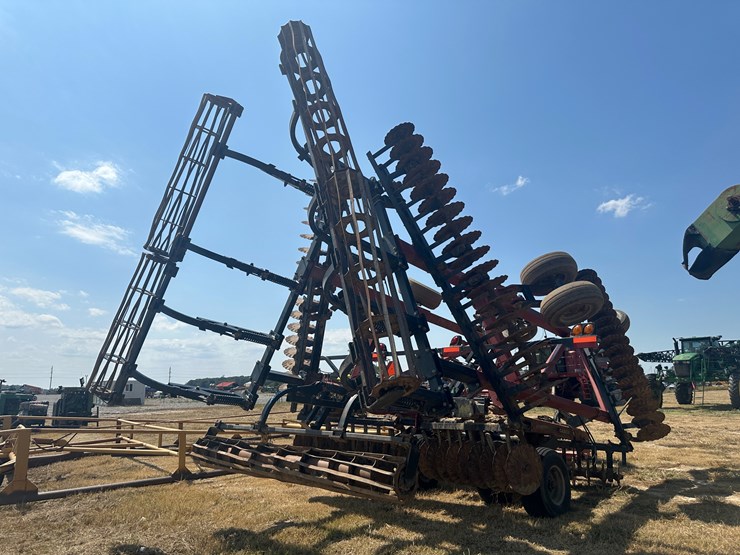 case-ih-330-image-3