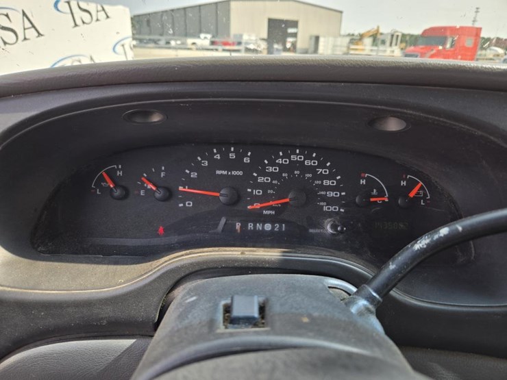 2008-ford-e250-image-51