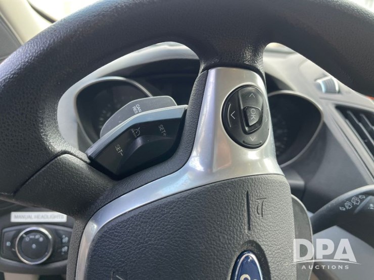 2015-ford-escape-se-image-39