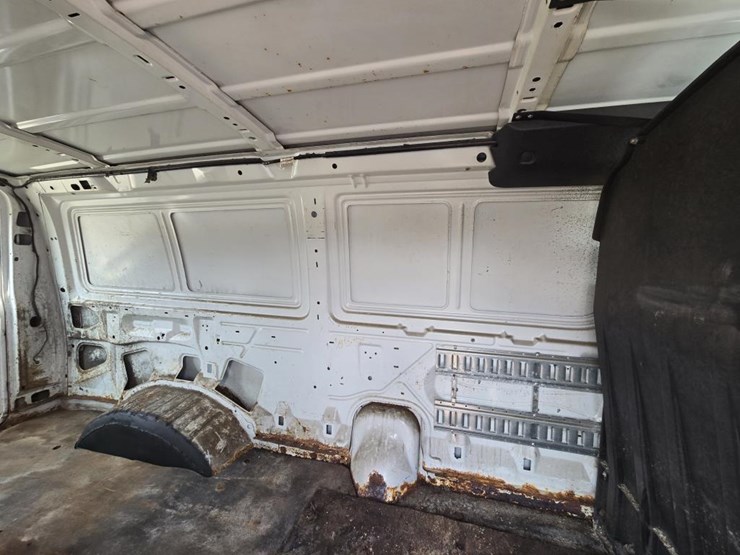 2008-ford-e250-image-40