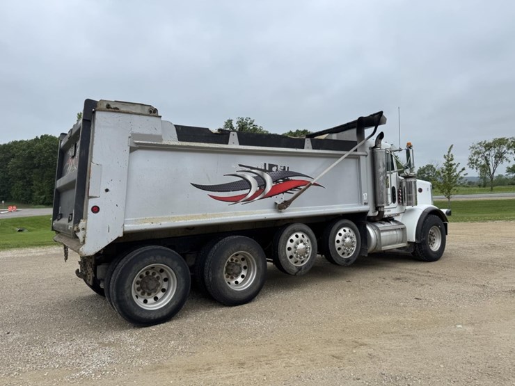 1995-peterbilt-359-image-5