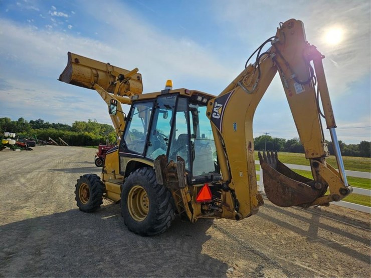 caterpillar-430d-image-11